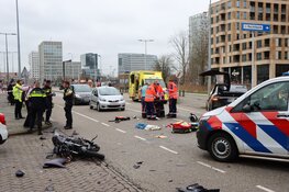 Motorrijder zwaargewond na aanrijding met auto aan de Boelelaan
