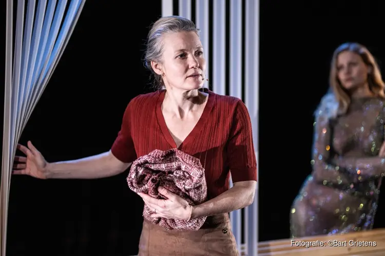 Mevrouw Ogterop brengt eerste theatertekst van schrijver Peter Middendorp naar de theaters