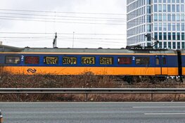 Honderden demonstranten bezetten A10, meerdere aanhoudingen