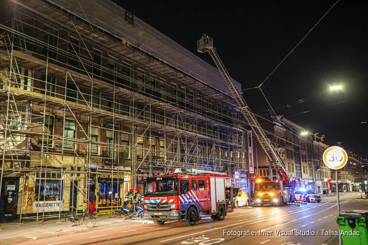 Woningbrand aan de Van Woustraat in Amsterdam-Zuid