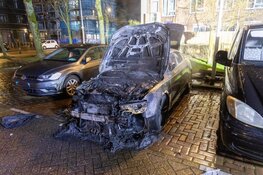 Auto door brand verwoest in Christiaan Bruiningsstraat