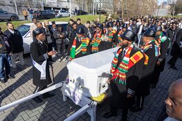 Rapper Bigidagoe met zang en dans herdacht tijdens uitvaart