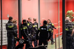 Schoten gelost aan de Martini van Geffenstraat in Amsterdam Osdorp