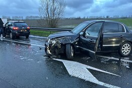 Groot ongeval op A4 bij Nieuw-Vennep: zestien voertuigen betrokken