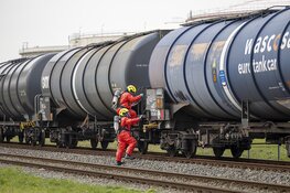 Brandweer naar Westpoort vanwege lekkende treinwagon met penetrante geur
