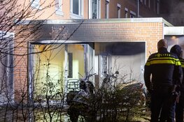 Portiek verwoest door vermoedelijke explosie in Amsterdam-Zuidoost