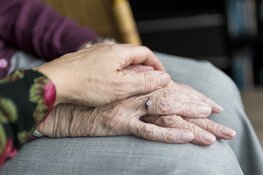 Bijna 1 op de 10 dochters van 80-plussers zwaar belast door mantelzorg