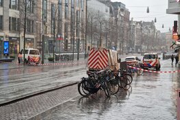 Metrostation Rokin ontruimd en groot gebied afgezet na verdachte situatie