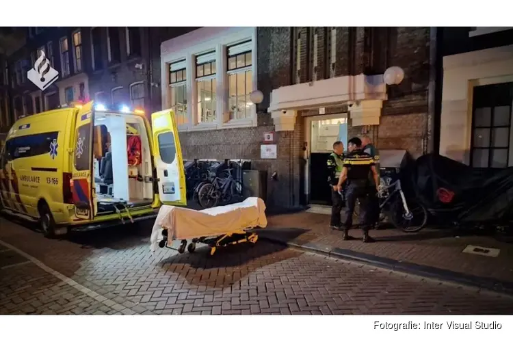 Slachtoffer steekincident Oudezijds Voorburgwal overleden
