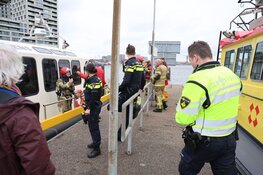 Brand op schip in Oude Houthaven