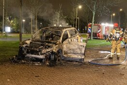 Auto volledig uitgebrand aan de Seineweg