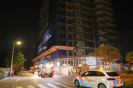 Brand in een flat aan de Stellingweg in Amsterdam-Noord