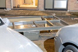 Explosie in flat Amsterdam-Slotermeer: gevel eruit geblazen