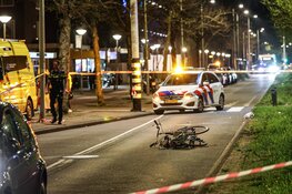 Fietser met spoed naar ziekenhuis na aanrijding in Amsterdam Nieuw-West