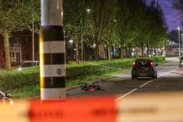 Fietser met spoed naar ziekenhuis na aanrijding in Amsterdam Nieuw-West
