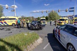 Grote ravage na ongeluk op snelwegafrit Ouderkerk aan de Amstel