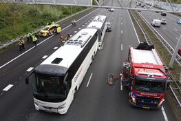 Botsing tussen touringcarbussen op A10-Oost