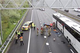 Botsing tussen touringcarbussen op A10-Oost