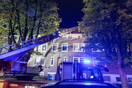 Grote brand in woning Amsterdam, één bewoner naar ziekenhuis