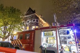 Grote brand in woning Amsterdam, één bewoner naar ziekenhuis