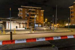 Explosie na brandstichting met vloeistof bij café in Diemen