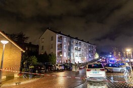 Explosie in Amsterdam Nieuw-West bij portiek appartementencomplex