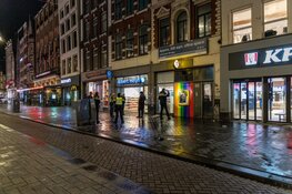 Geldautomaat vliegt in brand op het Damrak