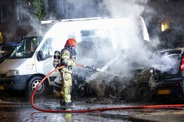 Drie auto's door brand verwoest in Amsterdam Nieuw-West