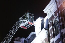 Persoon gereanimeerd na val uit raam in Amsterdam-Centrum