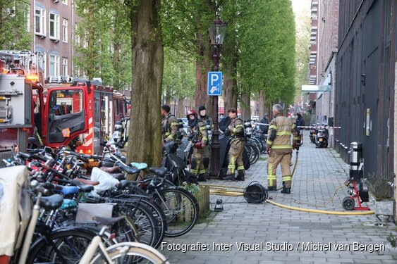 Twee gewonden bij brand Karel du Jardinstraat