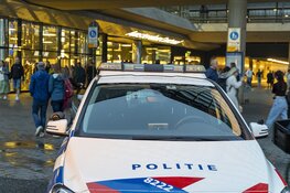 IJpassage Amsterdam Centraal afgesloten vanwege overlastgevende jongeren