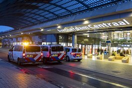 IJpassage Amsterdam Centraal afgesloten vanwege overlastgevende jongeren