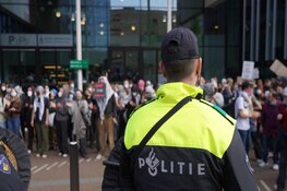 Politie grijpt weer in bij protest Amsterdam