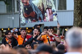 Galatasaray-fans vieren titel op Plein 40-45