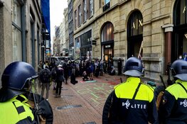 Tientallen Pro-Palestina-demonstranten aangehouden door mobiele eenheid