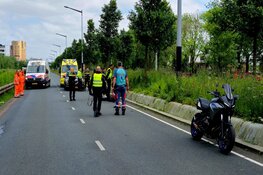 Motorrijder zwaargewond na eenzijdig ongeluk in Amsterdam