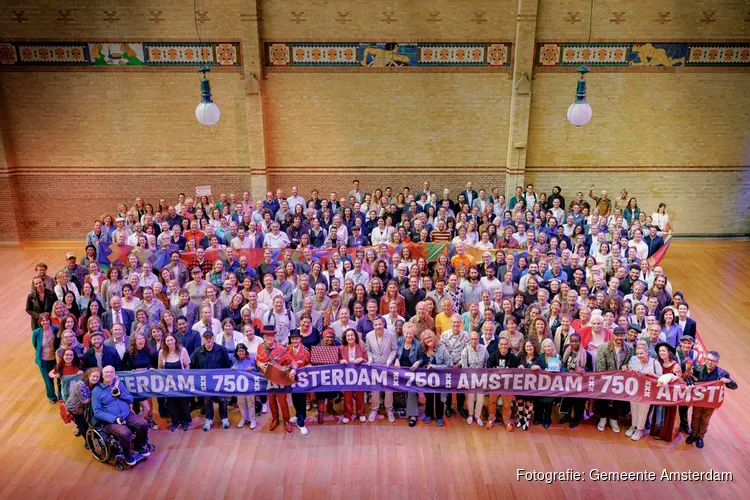 Publiekscampagne Amsterdam 750 feestelijk afgetrapt: ‘Maak je klaar voor het jubileumjaar’