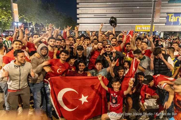 EK-succes Turkije wordt gevierd in Slotermeer