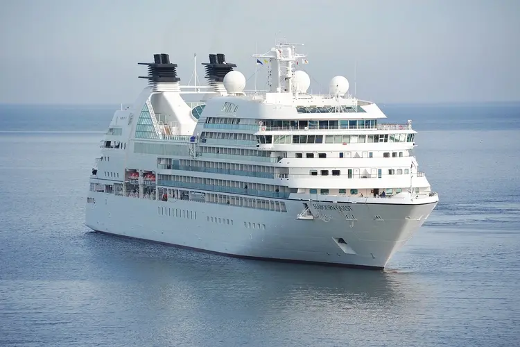 Amsterdam vermindert zeecruises en streeft naar vertrek PTA uit centrum in 2035