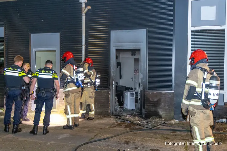 Explosie bij voordeur kapperszaak veroorzaakt grote schade
