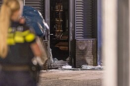 Explosie bij voordeur kapperszaak veroorzaakt grote schade