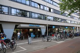 Verdachte beroving steekt slachtoffer in supermarkt Wibautstraat