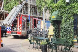 Brand bij restaurant in Oud-West