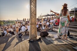 Genieten van gratis livemuziek op Zomerdak NEMO Science Museum