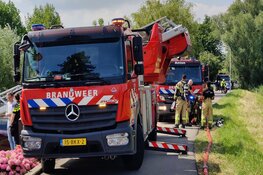 Snelle inzet brandweer voortkomt grote woningbrand met rietenkap in Diemen