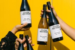 Urban Winery Chateau Amsterdam spreidt vleugels uit: Sinds kort bij Albert Heijn en nu ook in KLM's Business Class