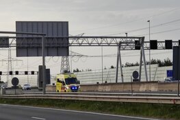 Auto over de kop bij Coentunnel