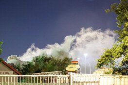 Brand bij afvalbedrijf aan Vlothavenweg