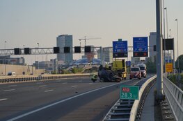 Auto op de kop vlak na Coentunnel