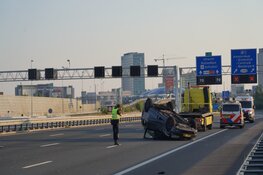 Auto op de kop vlak na Coentunnel